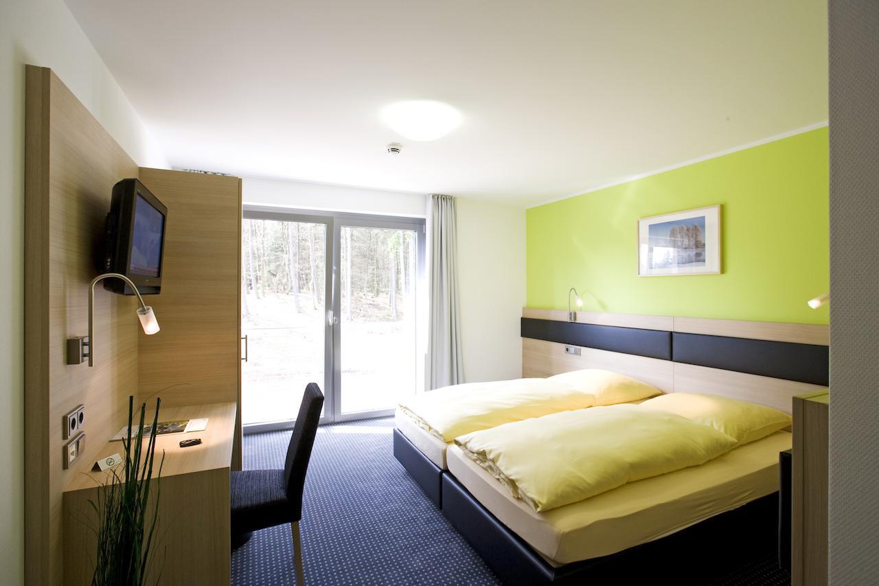 Hotel Und Kongresszentrum Wanderath Baar Szoba fotó